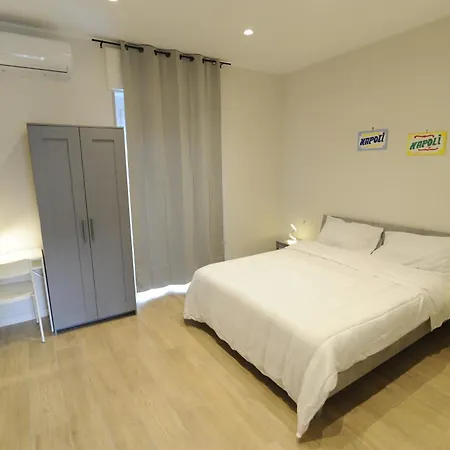 A Casa Di Nonna Anna 3* نابولي